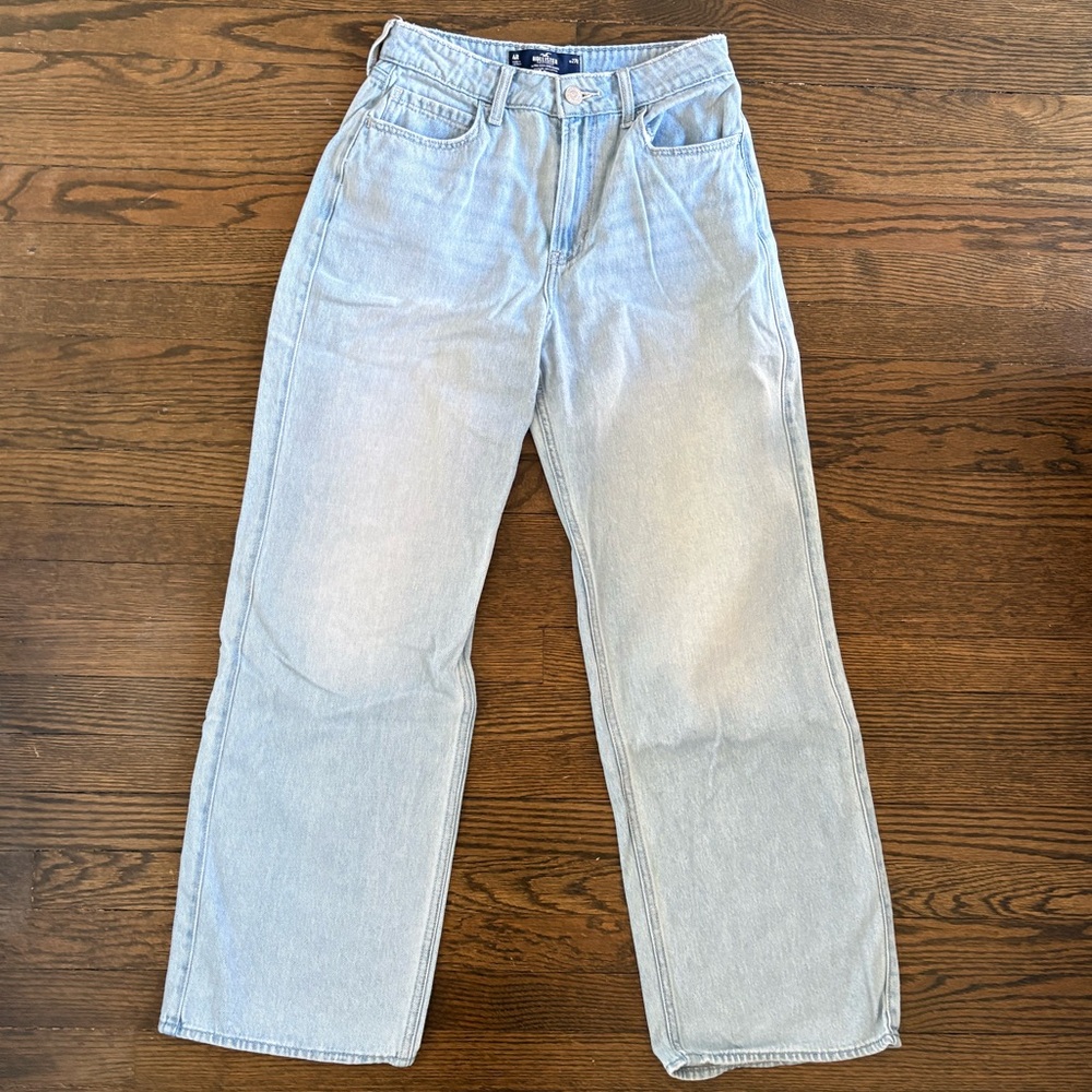 Hollister Light Wash Relaxed Fit Men's Jeans